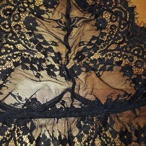 Black Chantilly Lace Halter Crop Top Bralette Set - Picture 10 of 10